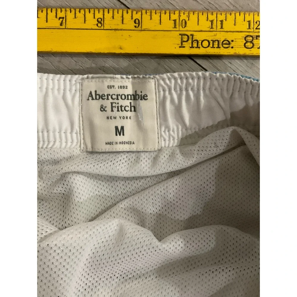 Abercrombie & Fitch Mens Beach Scene Print Swim Trunks Blue Tan Medium 5‎ Inch
